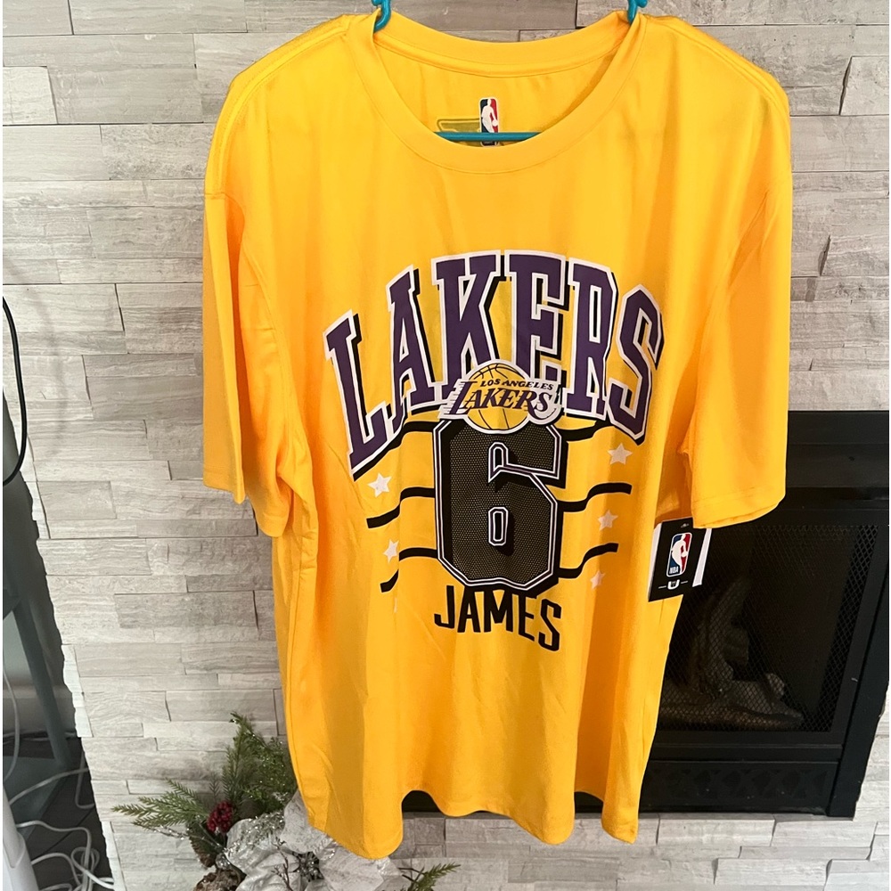 Mens XL lakers dry fit